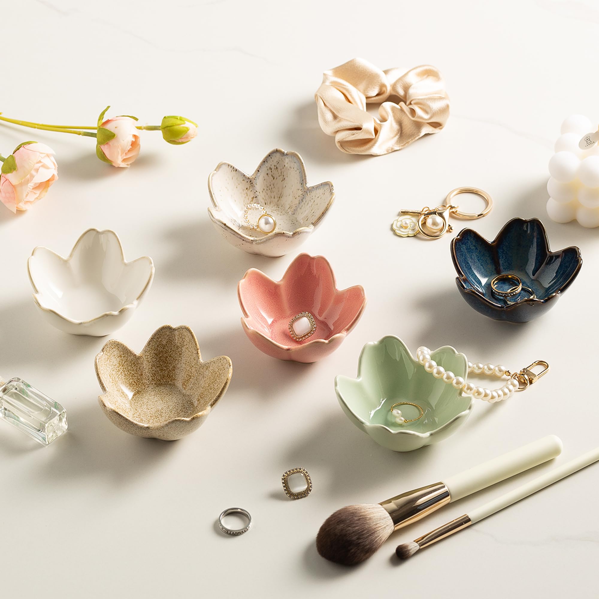 Flower Ring Holder Dish, Ceramic Jewelry Tray Dish, Small Trinket Dish, Jewelry Plate Bowl, Cute Jewlery Ring Holder Dish, Aesthetic Room Decor, Christmas Birthday Gifts for Women, 1 pack (blue)