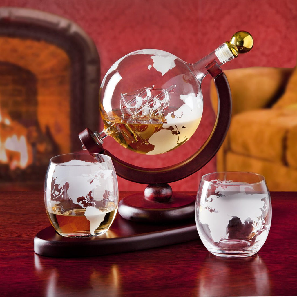 Godinger Whiskey Decanter Globe Set with 4 Etched Glasses for Liquor, Scotch, Bourbon, Vodka, Gifts for Men - 850ml Clear