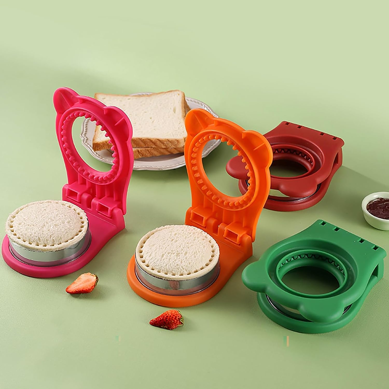 Uncrustable Sandwich Maker, Circle Shape 3.7 Inch Sandwich Cutter and Sealer for Kids Breakfast and Lunchboxes, Green