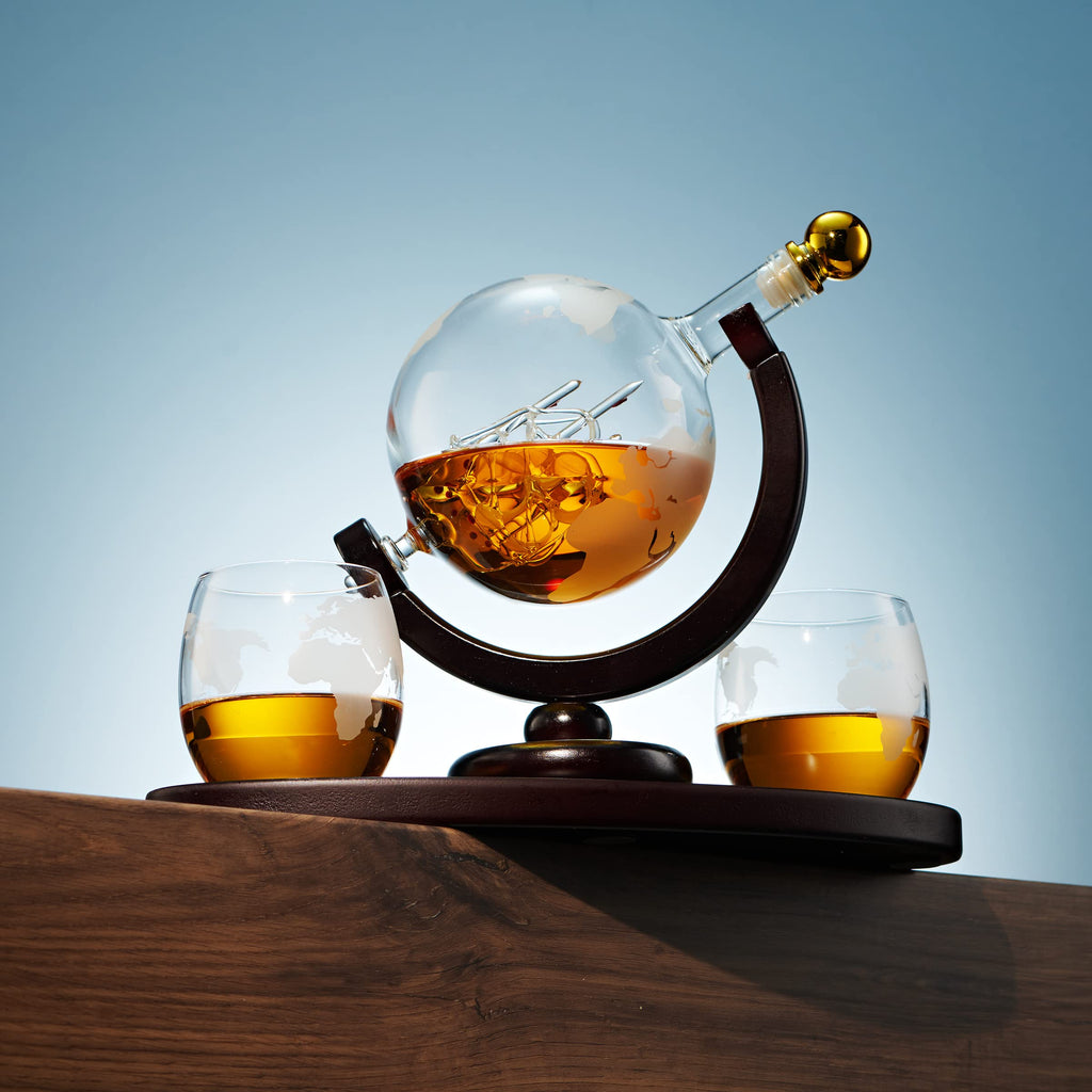 Godinger Whiskey Decanter Globe Set with 4 Etched Glasses for Liquor, Scotch, Bourbon, Vodka, Gifts for Men - 850ml Clear