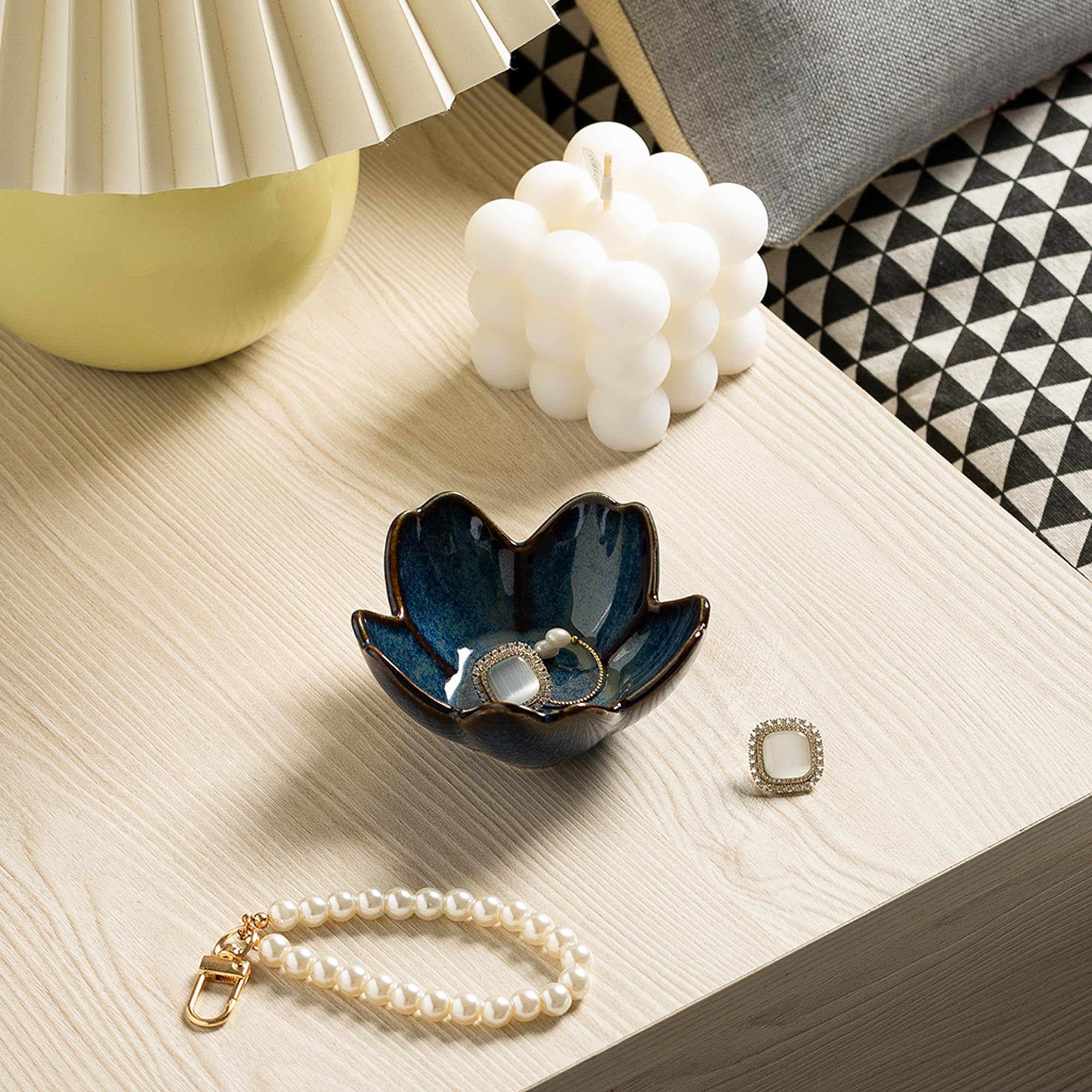Flower Ring Holder Dish, Ceramic Jewelry Tray Dish, Small Trinket Dish, Jewelry Plate Bowl, Cute Jewlery Ring Holder Dish, Aesthetic Room Decor, Christmas Birthday Gifts for Women, 1 pack (blue)