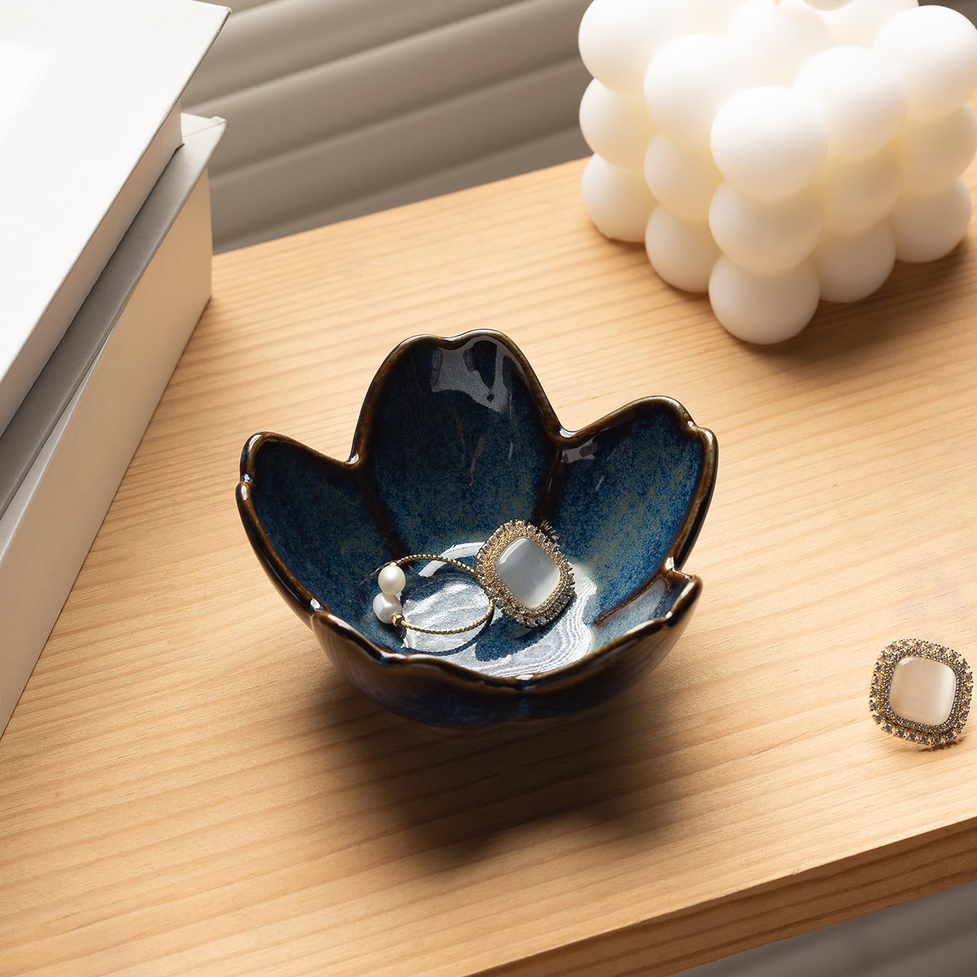 Flower Ring Holder Dish, Ceramic Jewelry Tray Dish, Small Trinket Dish, Jewelry Plate Bowl, Cute Jewlery Ring Holder Dish, Aesthetic Room Decor, Christmas Birthday Gifts for Women, 1 pack (blue)