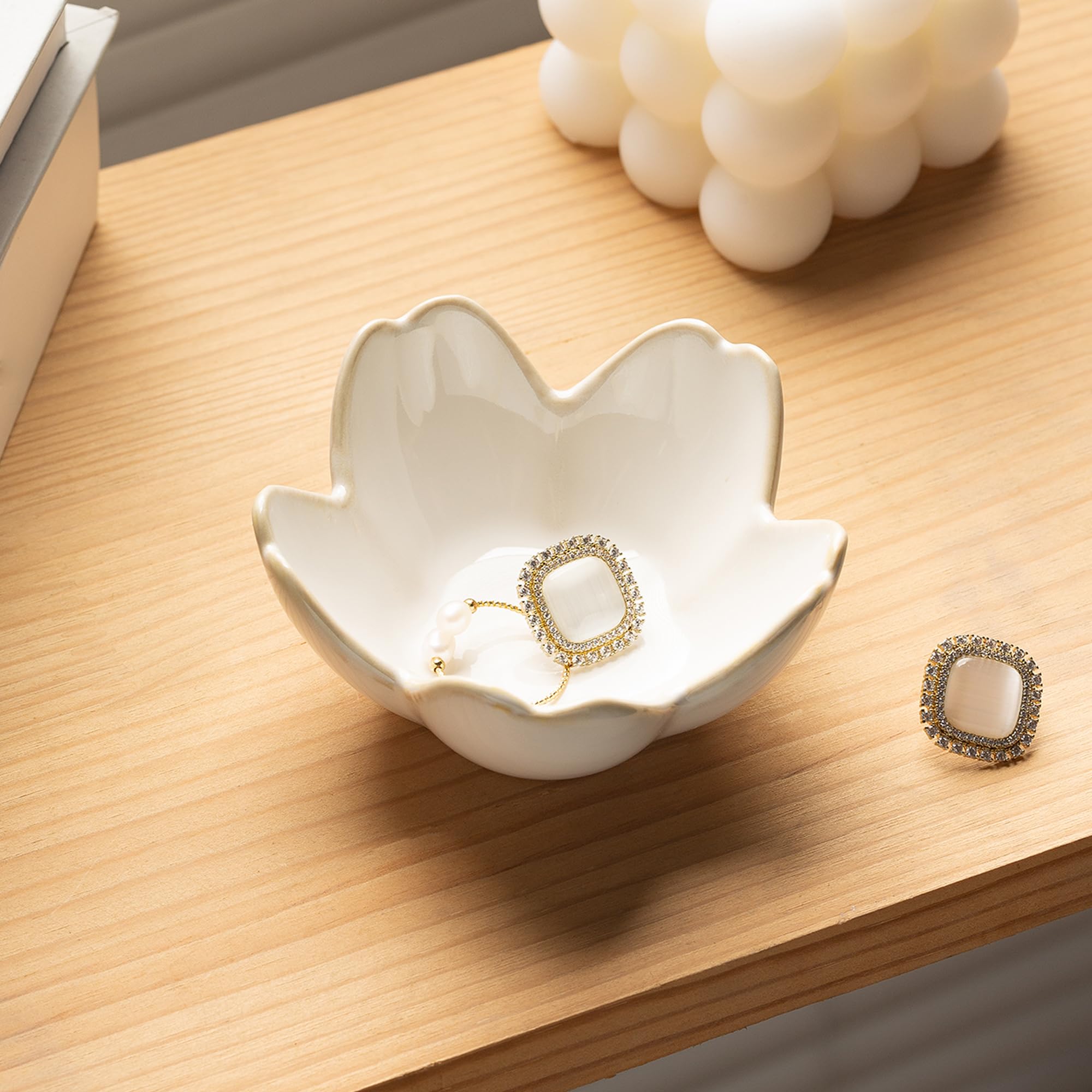 Flower Ring Holder Dish, Ceramic Jewelry Tray Dish, Small Trinket Dish, Jewelry Plate Bowl, Cute Jewlery Ring Holder Dish, Aesthetic Room Decor, Christmas Birthday Gifts for Women, 1 pack (blue)
