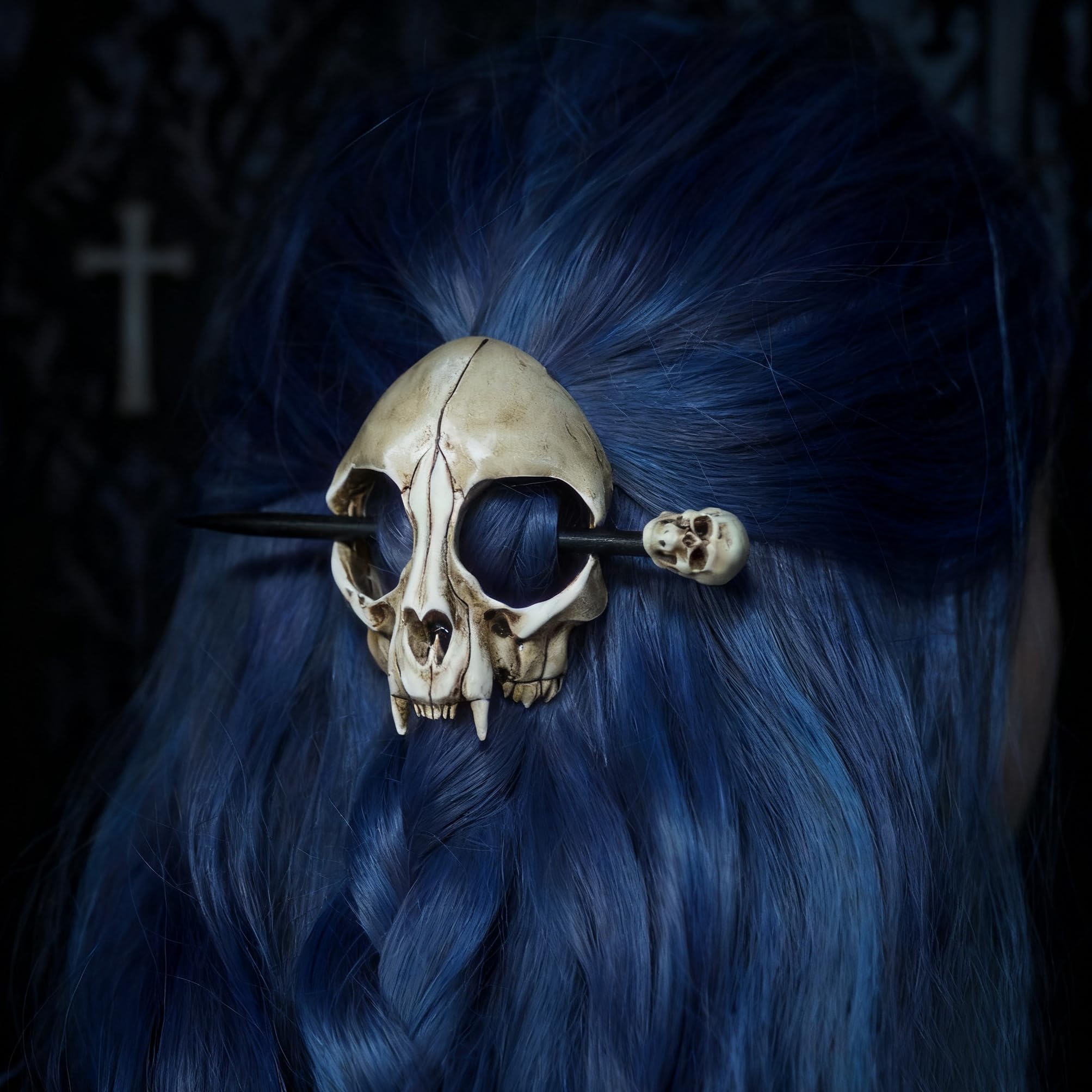 Cat Skull Hair Stick, Gothic Feline Skull Resin Bone Hair Slide Barrette for Women, Cat Skull Hair Clip Halloween Cosplay Witchcore Hairpin, Spooky Updo Holder (1 Piece)