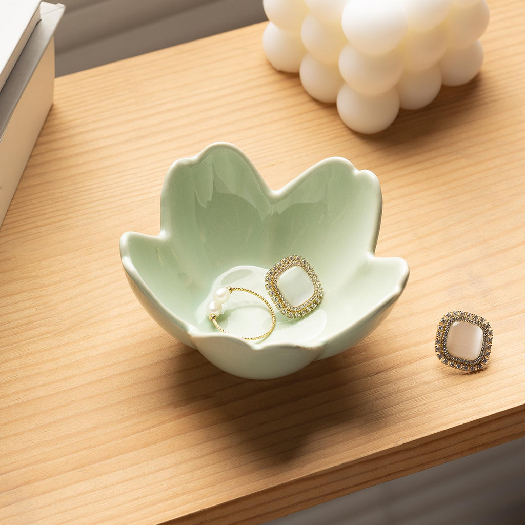 Flower Ring Holder Dish, Ceramic Jewelry Tray Dish, Small Trinket Dish, Jewelry Plate Bowl, Cute Jewlery Ring Holder Dish, Aesthetic Room Decor, Christmas Birthday Gifts for Women, 1 pack (blue)