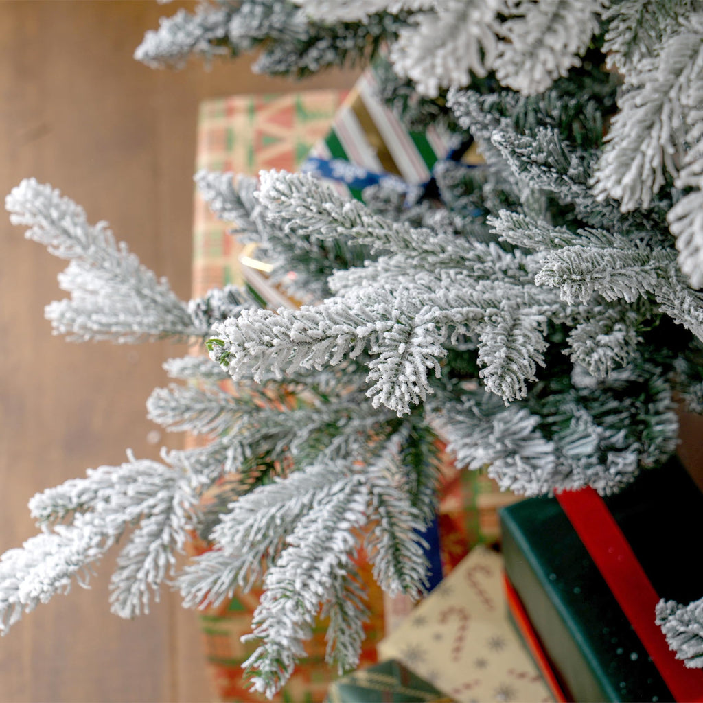 HOMCOM 7.5 Foot Artificial Christmas Tree, Nordic Pine Hinged Xmas Tree with 1218 Realistic Branches, Wide Steel Base, Auto Open, Green