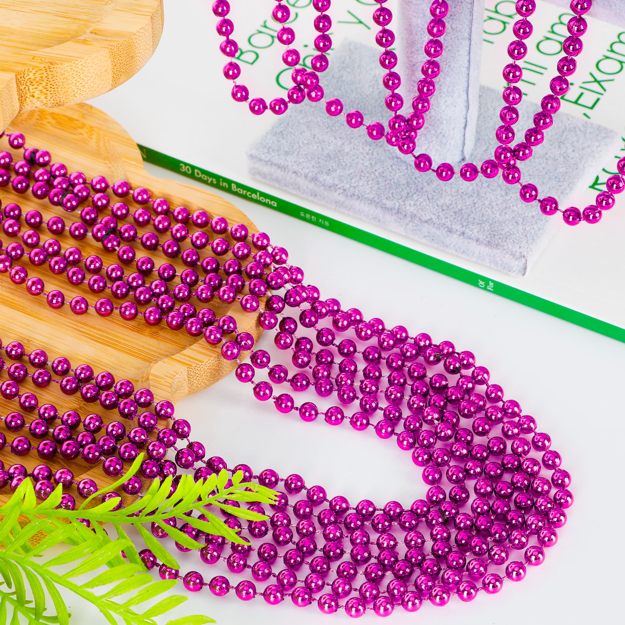 Huskein Mardi Gras Beads, 120 PCS Mardi Gras Accessories, 33 IN Green Bead Necklaces, St Patricks Day Parade Favors Bulk Party Beads Favors for Festival Carnival Decorations