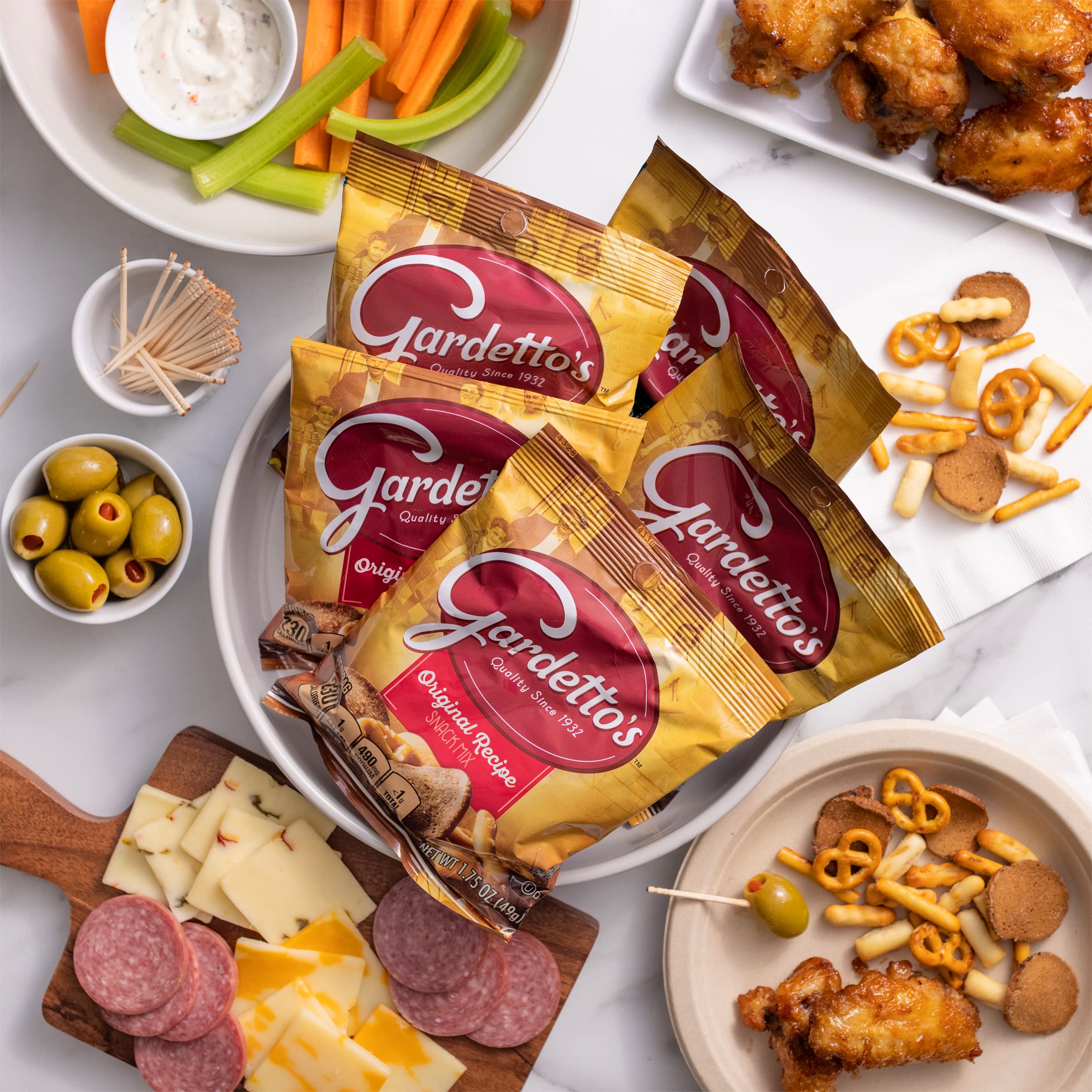Gardetto's Original Recipe Snack Mix, Crunchy Breadsticks, Pretzels & Roasted Rye Chips, Kosher Snacks Multipack, 10 Single-Serve Bags, Individually Wrapped Party & Family Pack, 17.5 oz Bulk Box